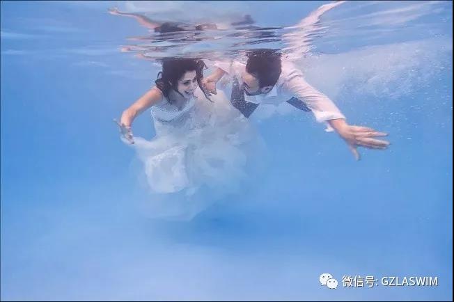 為泳池設(shè)計(jì)時(shí)增加這個(gè)元素，你的泳池不再千篇一律