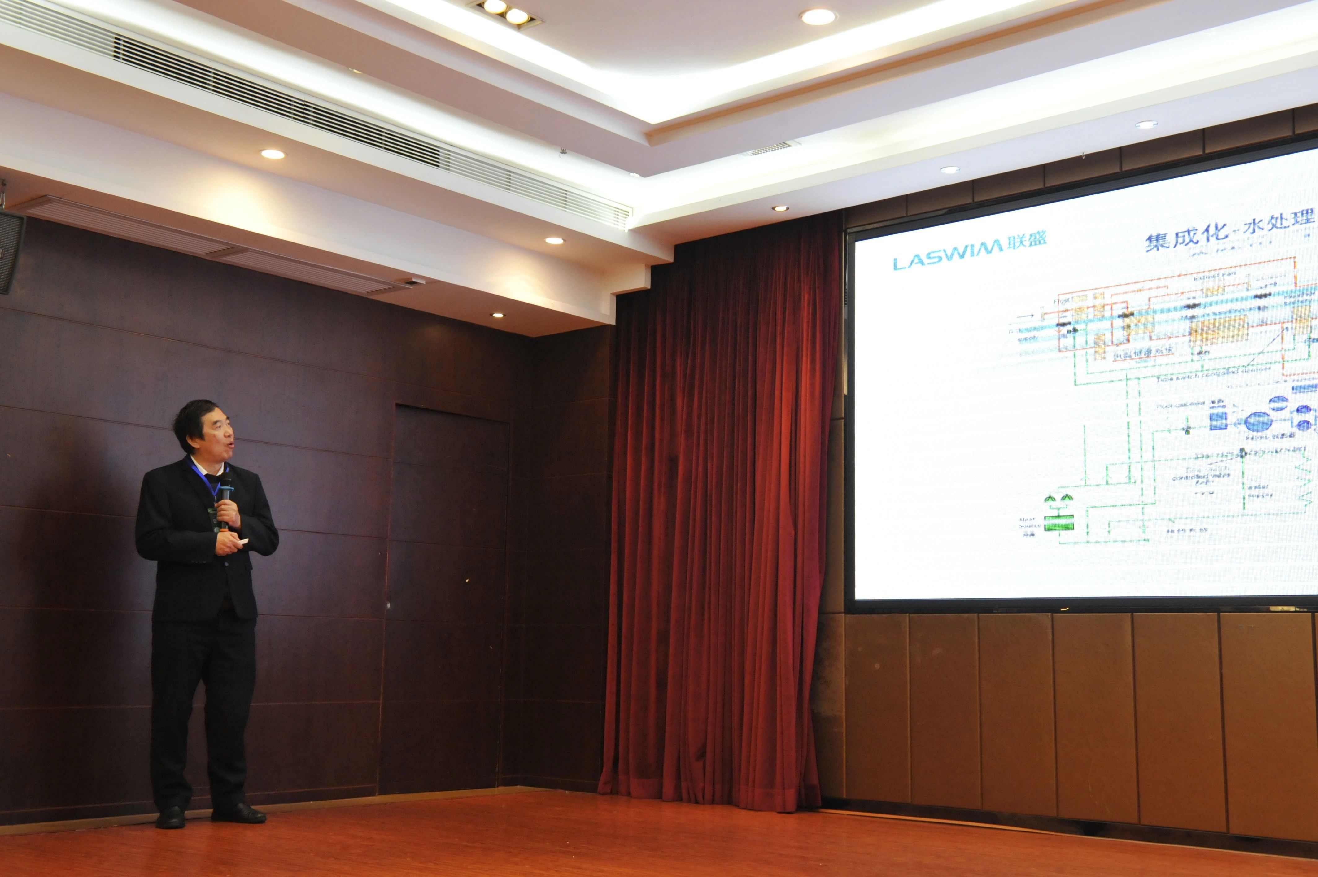建筑水環(huán)境技術(shù)研發(fā)中心專家劉春生先生現(xiàn)場(chǎng)分享.jpg 建筑水環(huán)境技術(shù)研發(fā)中心專家劉春生先生現(xiàn)場(chǎng)分享.jpg