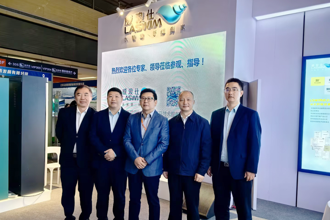 專家、領(lǐng)導蒞臨參觀，指導合影